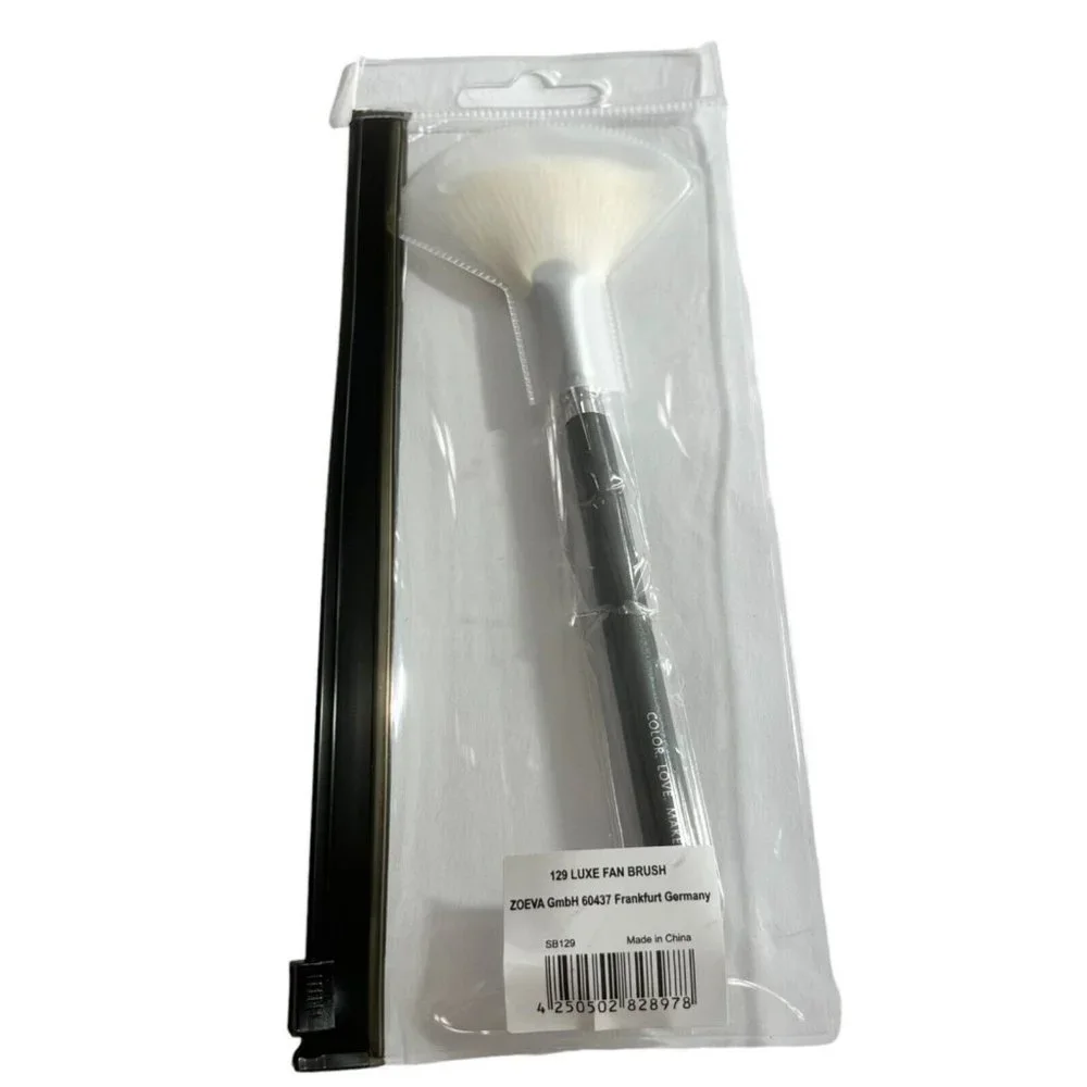 NEW 129 LUXE Flat Fan Brush Makeup Highlighter ZOEVA Germany with Case #60437